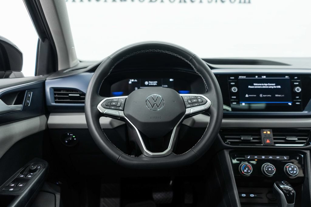 Used 2023 Volkswagen Taos SE w/ Panoramic Sunroof Package AWD/4WD image 15
