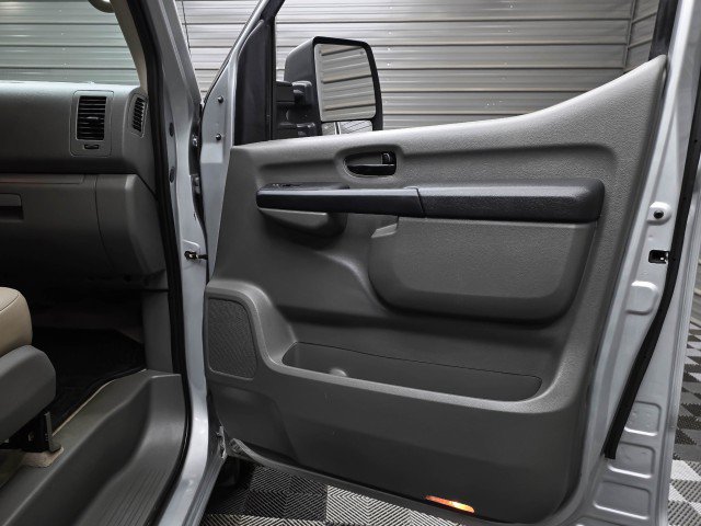 Used 2017 Nissan NV 3500 SL RWD image 30