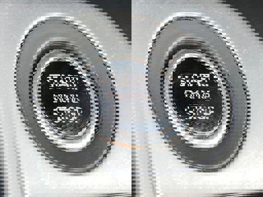 Used 2023 Nissan Sentra SR w/ SR Premium Package image 19