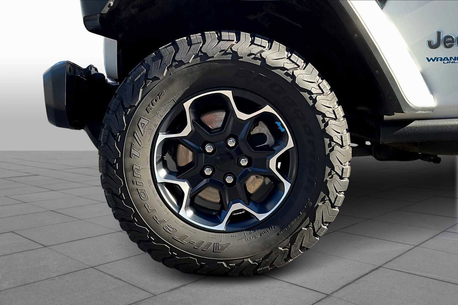 Used 2022 Jeep Wrangler Unlimited Rubicon 4xe w/ Cold Weather Group image 10