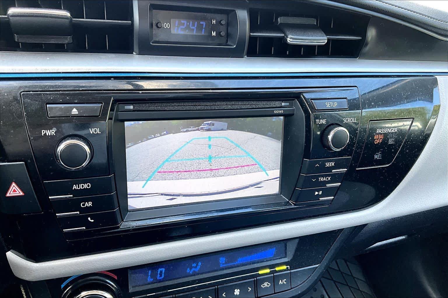 Used 2015 Toyota Corolla LE FWD image 29