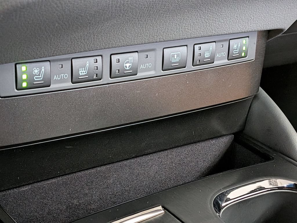 Certified 2025 Lexus ES 350 w/ Accessory Package (Z2) FWD image 26