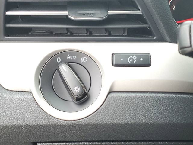 Used 2022 Volkswagen Passat 2.0T SE image 22