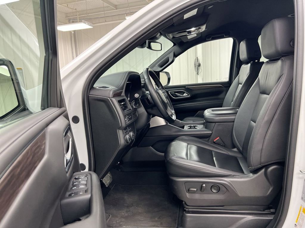 Used 2024 Chevrolet Suburban LT image 20