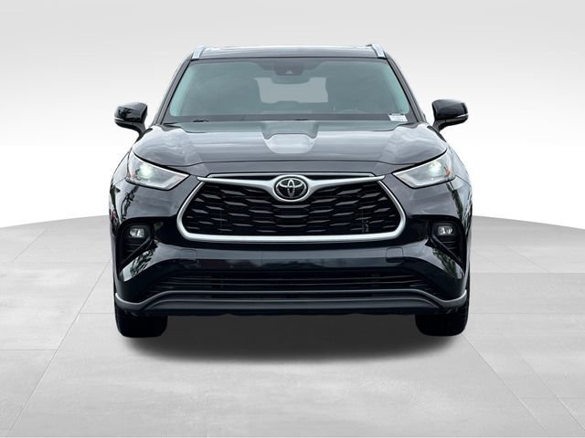 Used 2021 Toyota Highlander XLE FWD image 8