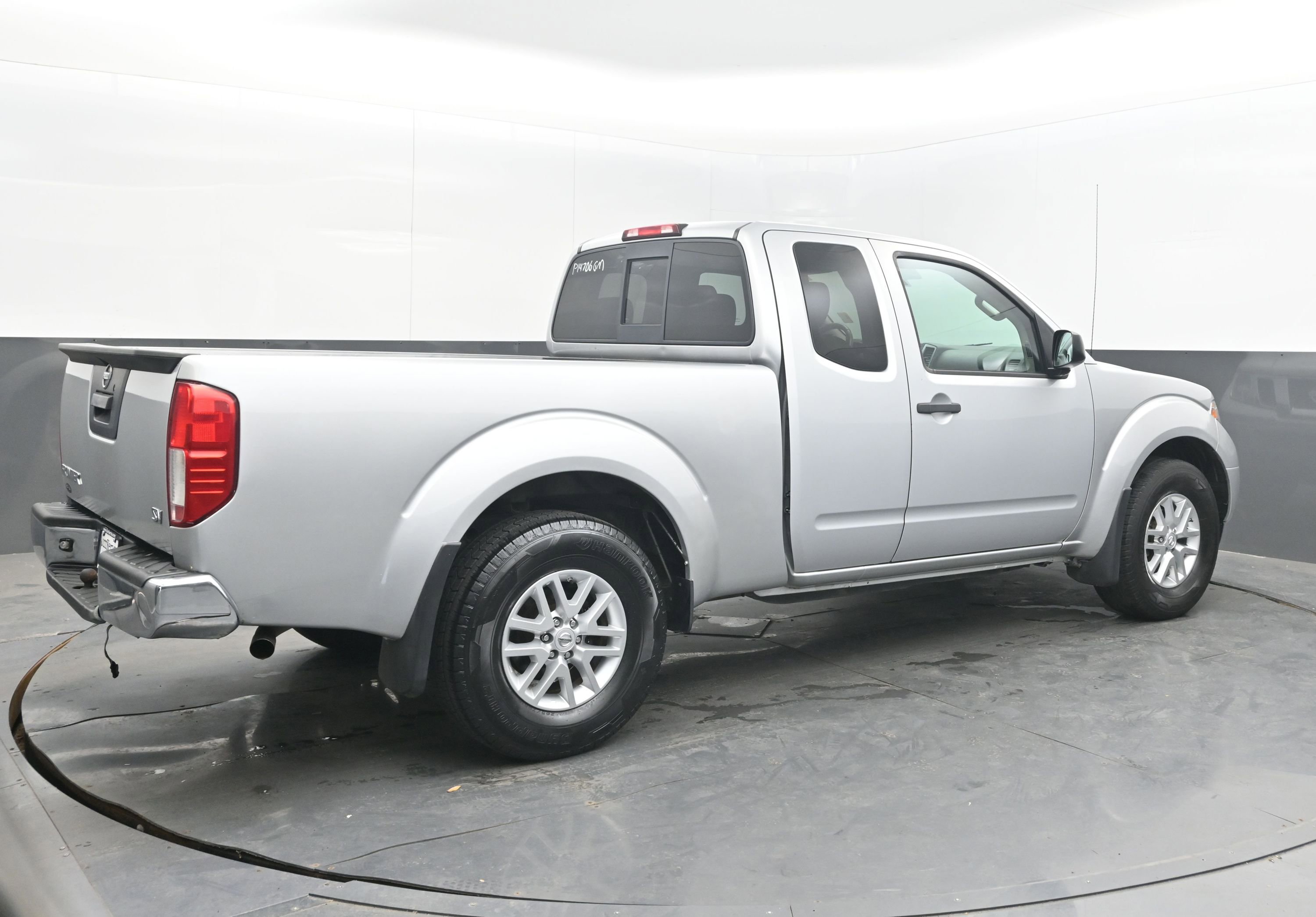 Used 2017 Nissan Frontier SV RWD image 9