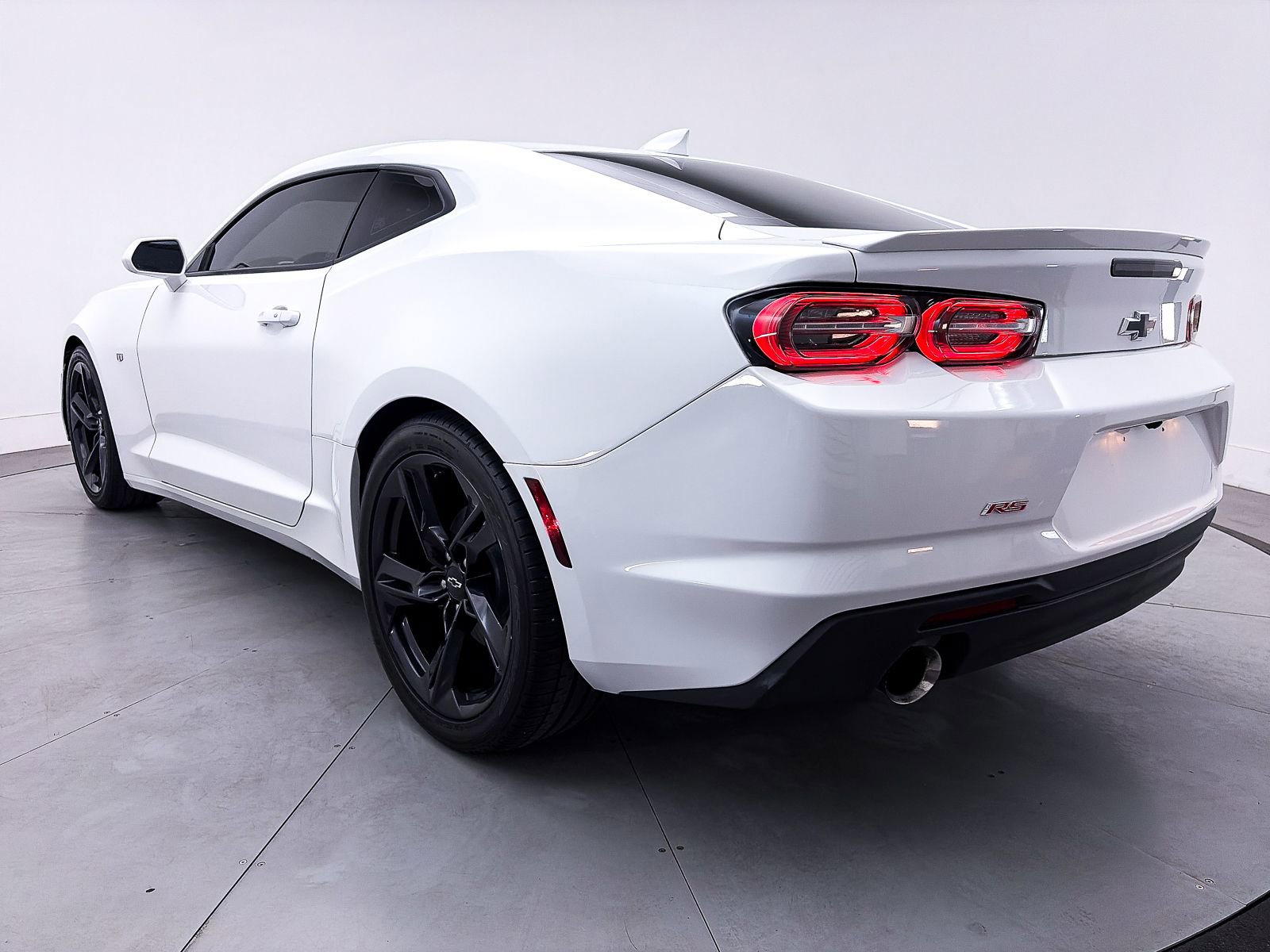 Used 2020 Chevrolet Camaro LT w/ RS Package image 12