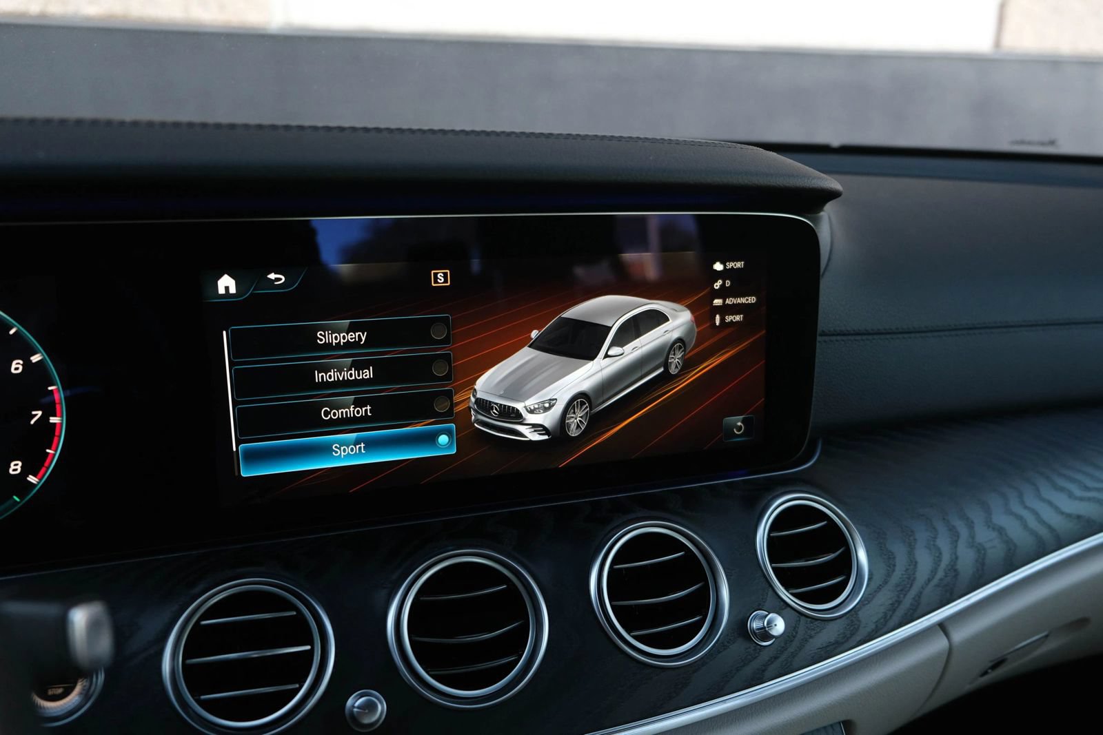 Used 2021 Mercedes-Benz E 53 AMG 4MATIC Sedan w/ Exterior Lighting Package image 49
