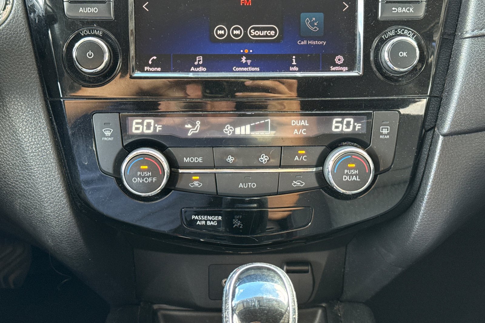 Used 2018 Nissan Rogue SV FWD image 30