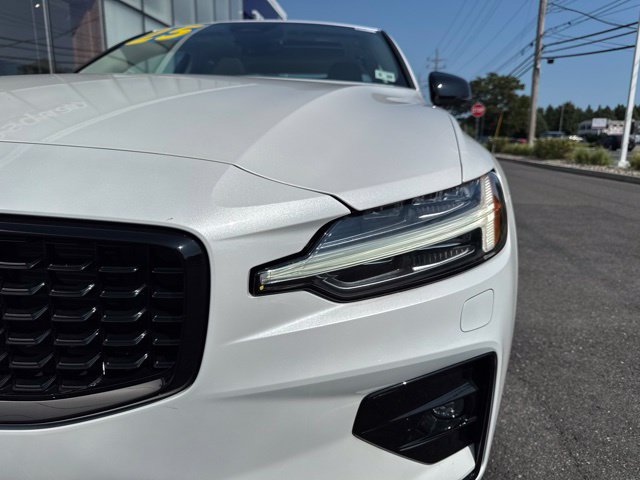 Certified 2025 Volvo S60 B5 Core AWD/4WD image 8