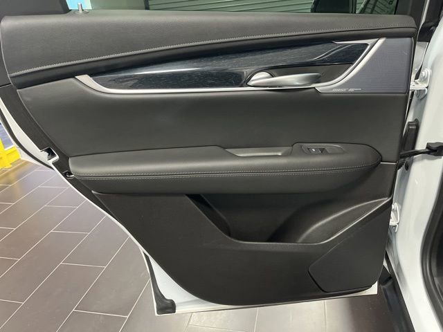 Certified 2025 Cadillac XT5 Premium Luxury image 11