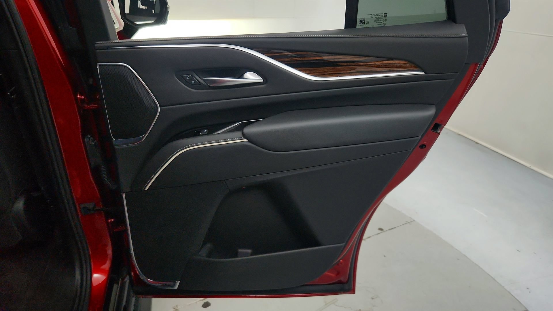 Certified 2023 Cadillac Escalade Premium Luxury w/ LPO, Floor Liner Package AWD/4WD image 27