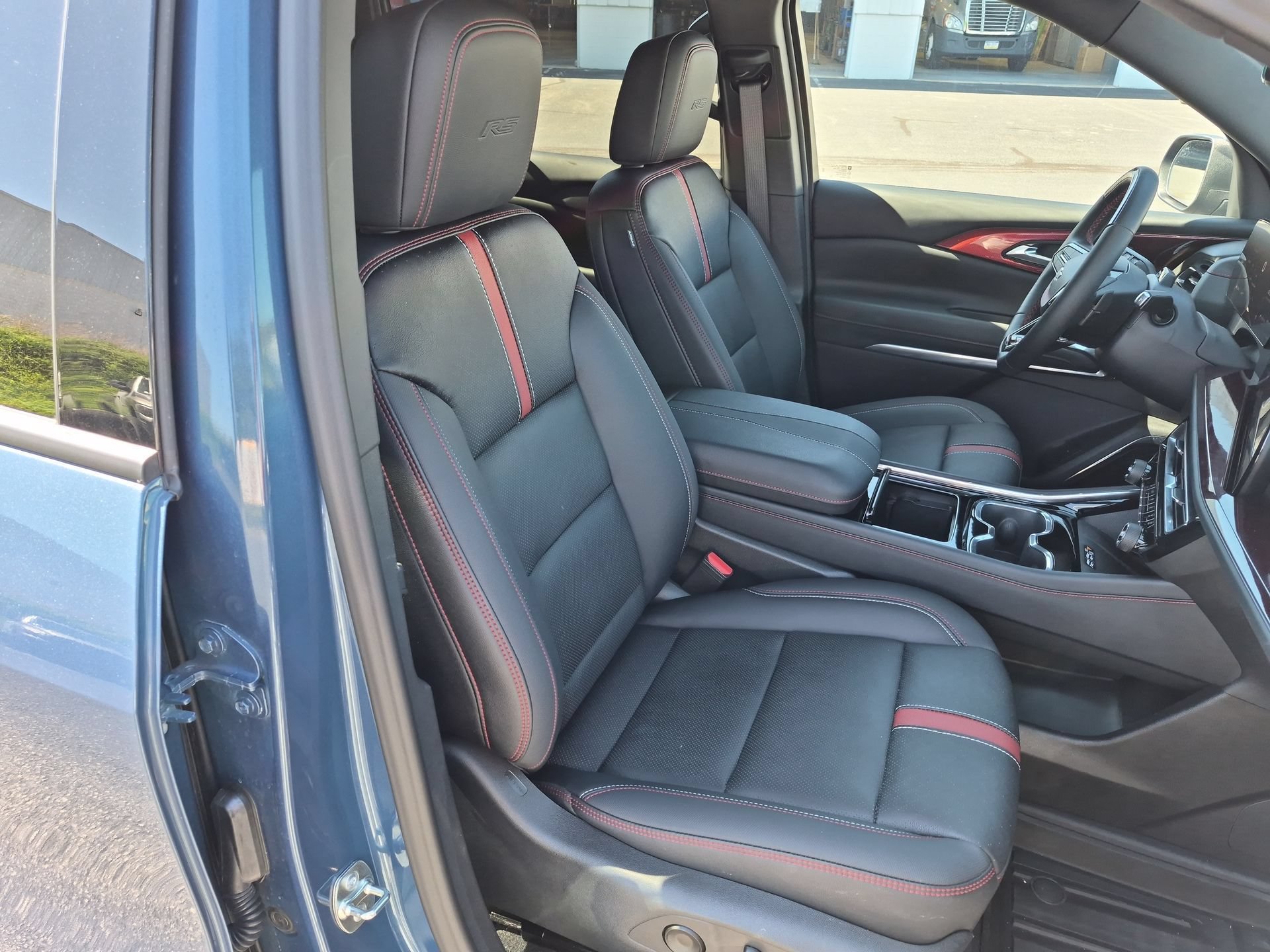 Certified 2026 Chevrolet Traverse RS w/ LPO, Floor Liner Package AWD/4WD image 29