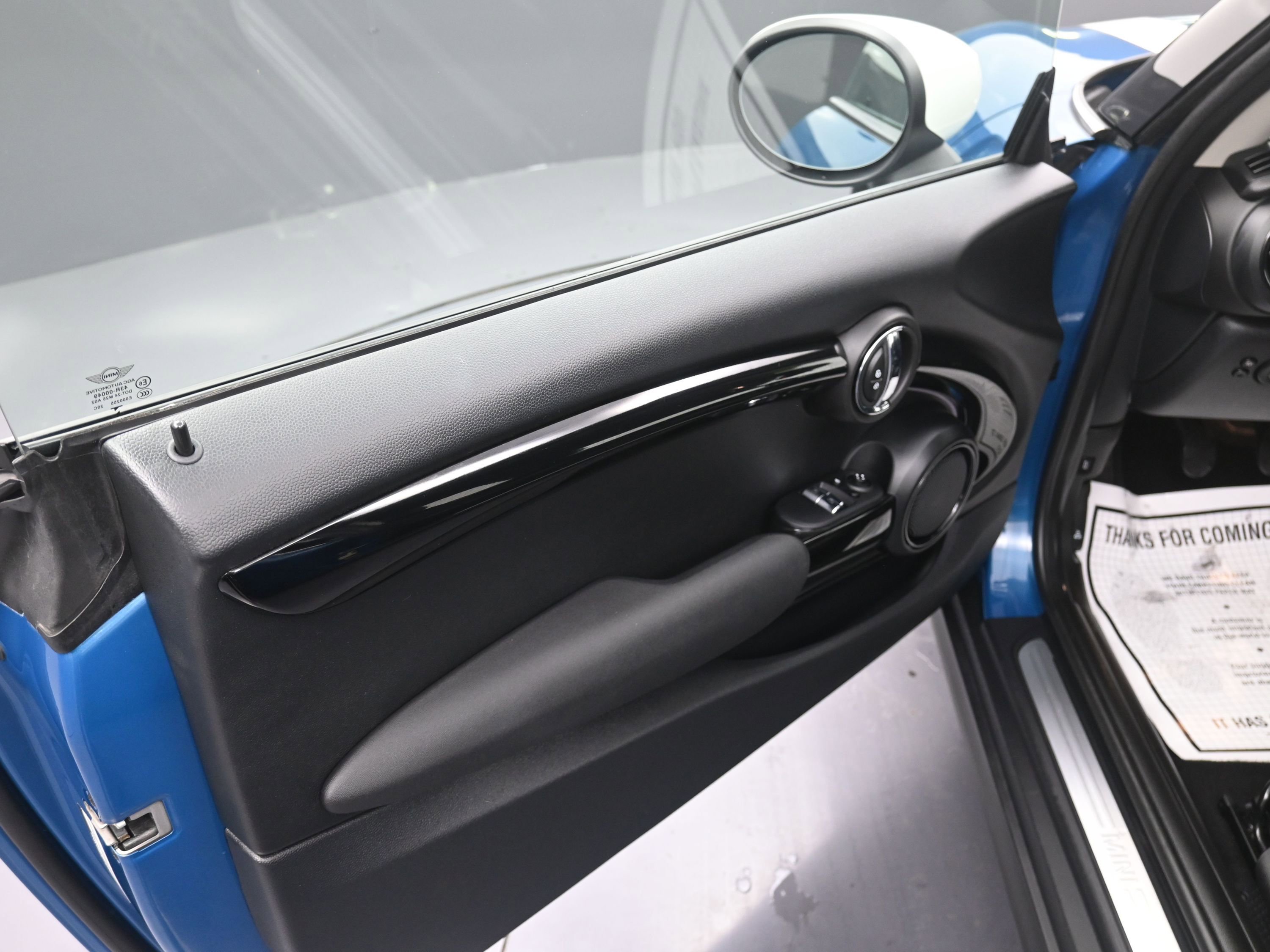 Used 2022 MINI Cooper 2-Door Hardtop image 18