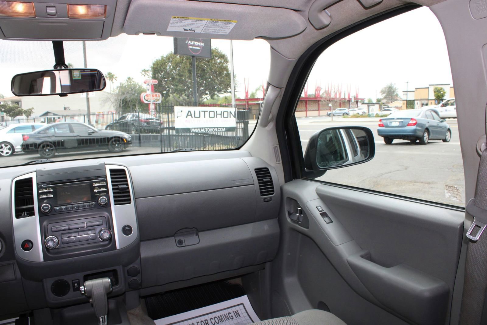 Used 2014 Nissan Frontier SV image 31