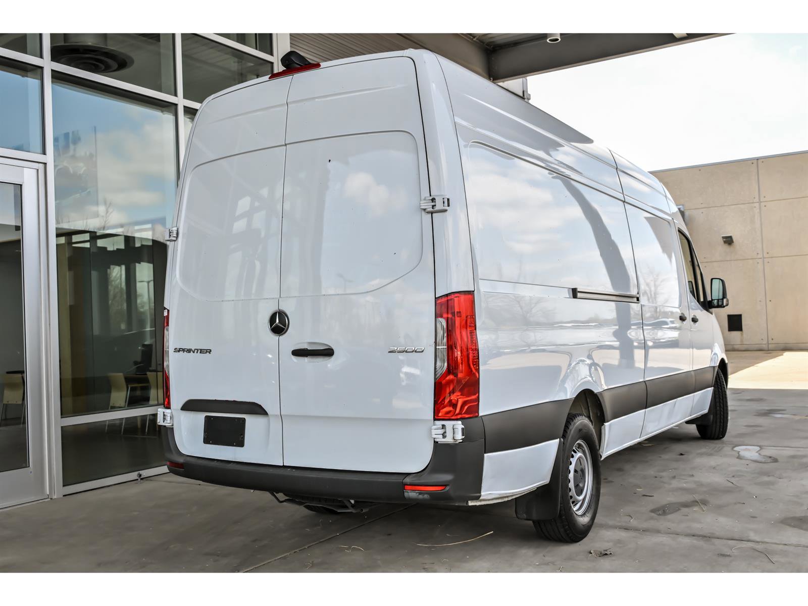 Used 2023 Mercedes-Benz Sprinter 2500 image 5