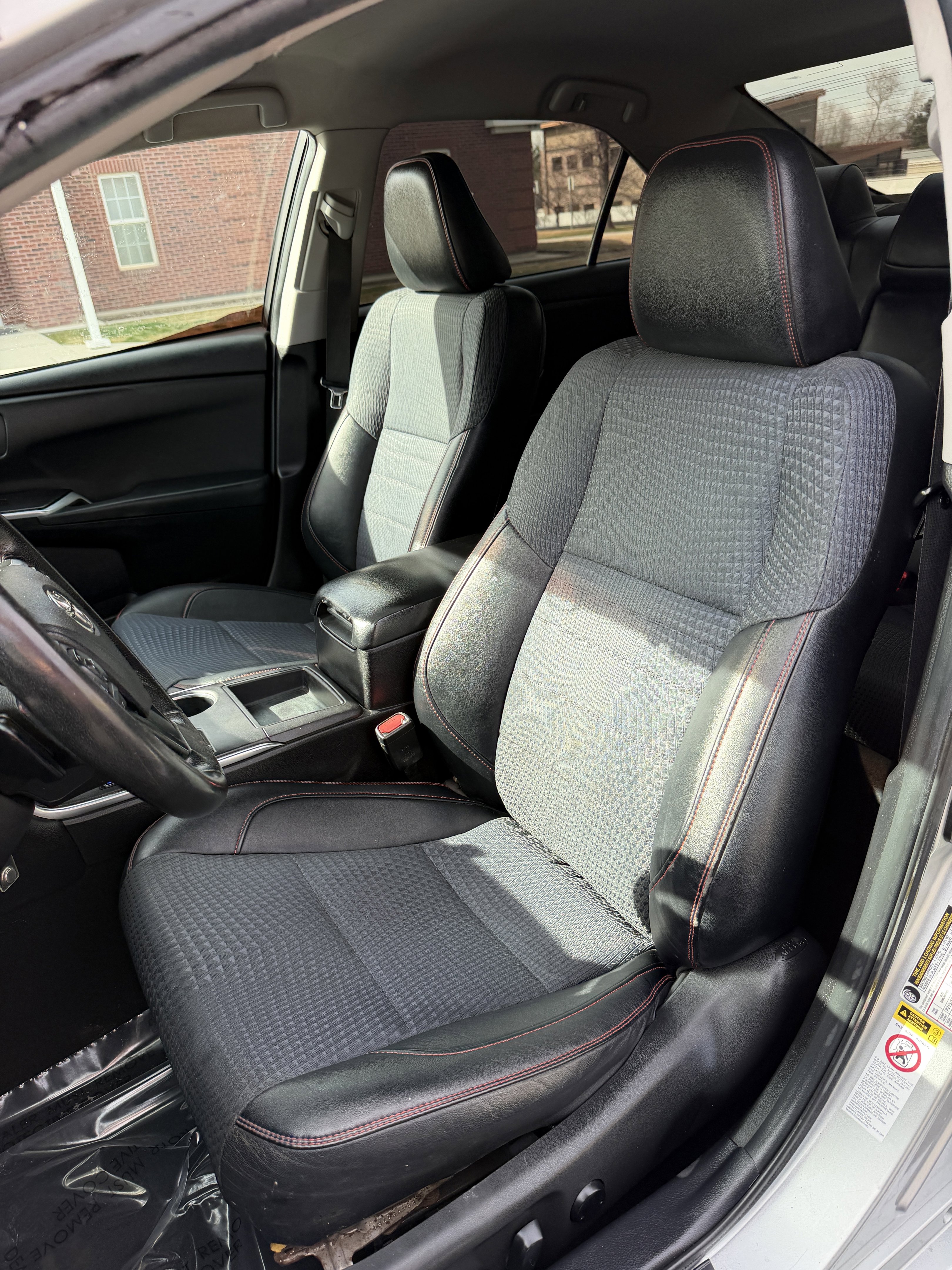 Used 2015 Toyota Camry SE FWD image 12