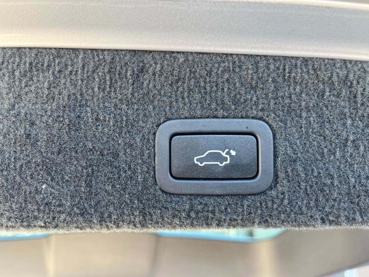 Used 2016 Volvo XC70 T5 Premier w/ Proximity Package AWD/4WD image 16