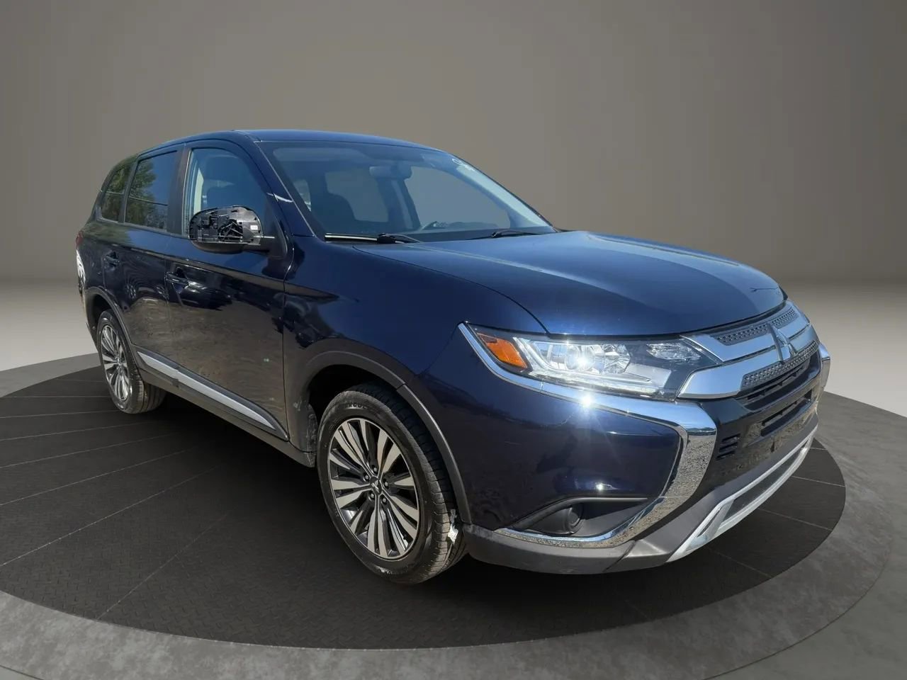 Used 2020 Mitsubishi Outlander ES AWD/4WD image 3