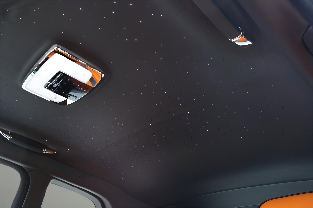 New 2025 Rolls-Royce Cullinan image 32