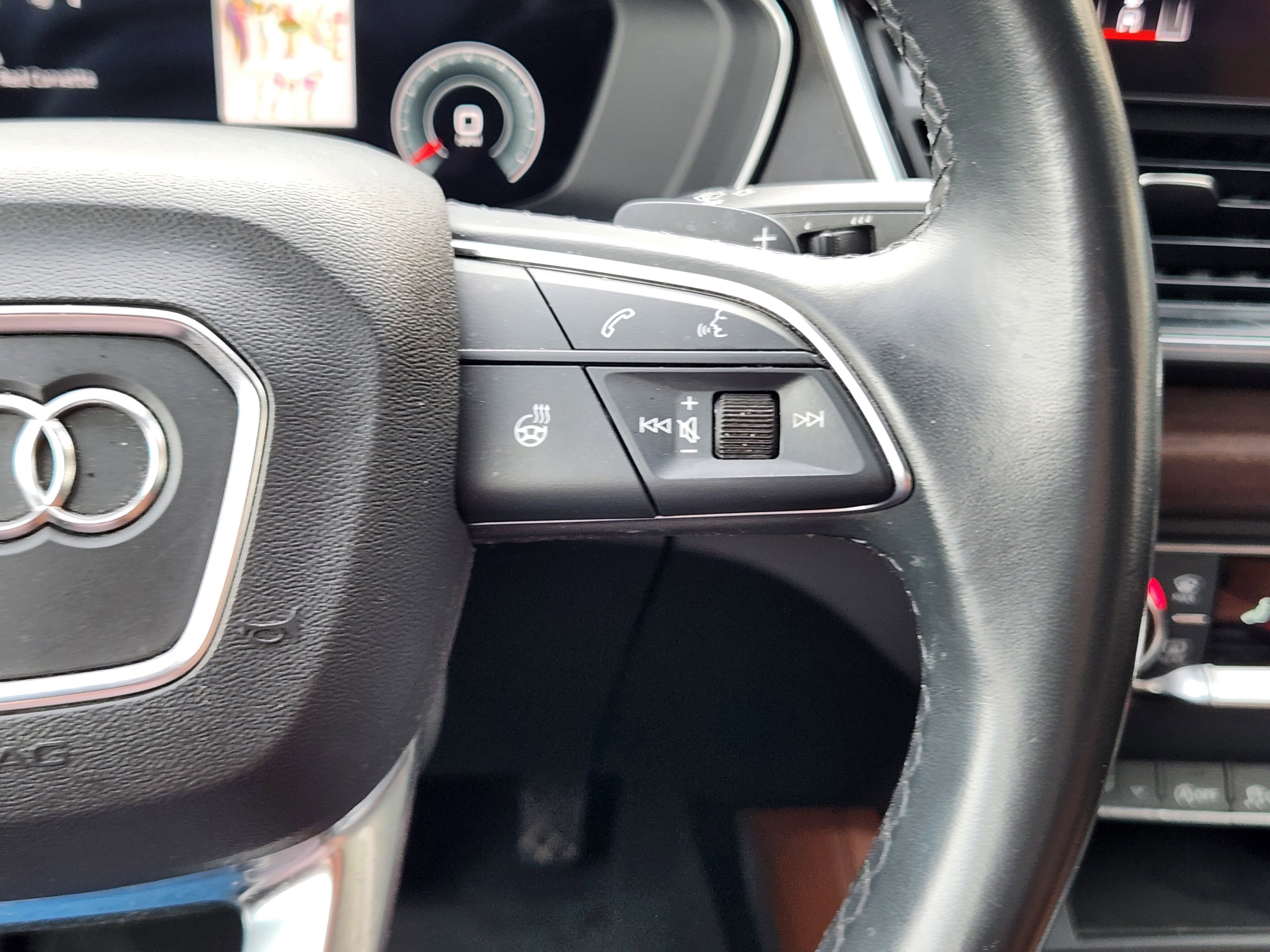 Used 2021 Audi Q5 Prestige w/ Prestige Package image 24