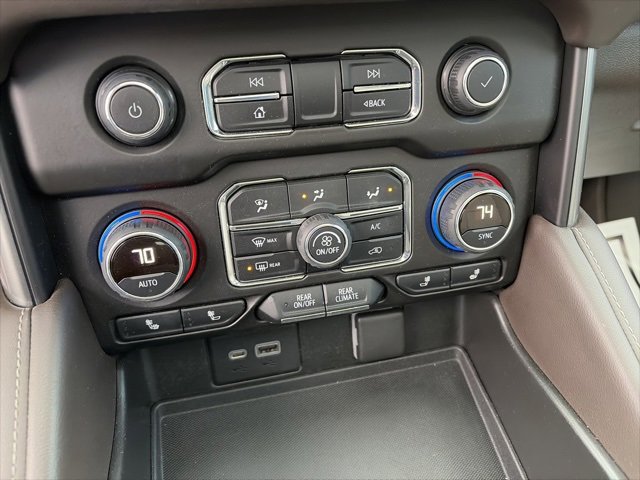 Used 2021 Chevrolet Suburban LT w/ LT Signature Package image 24