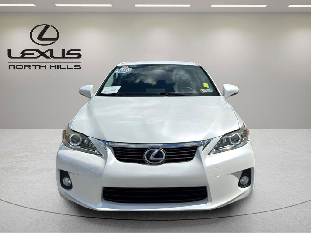 Used 2013 Lexus CT 200h w/ Premium Pkg w/Navigation FWD image 2