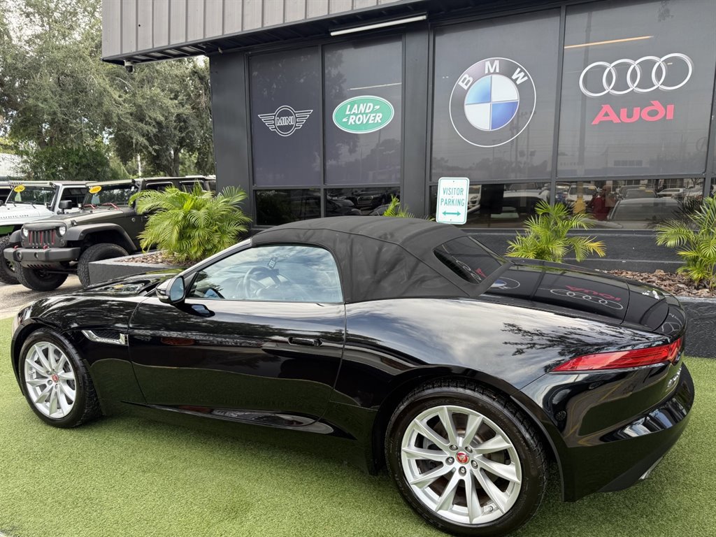 Used 2017 Jaguar F-TYPE Convertible image 10