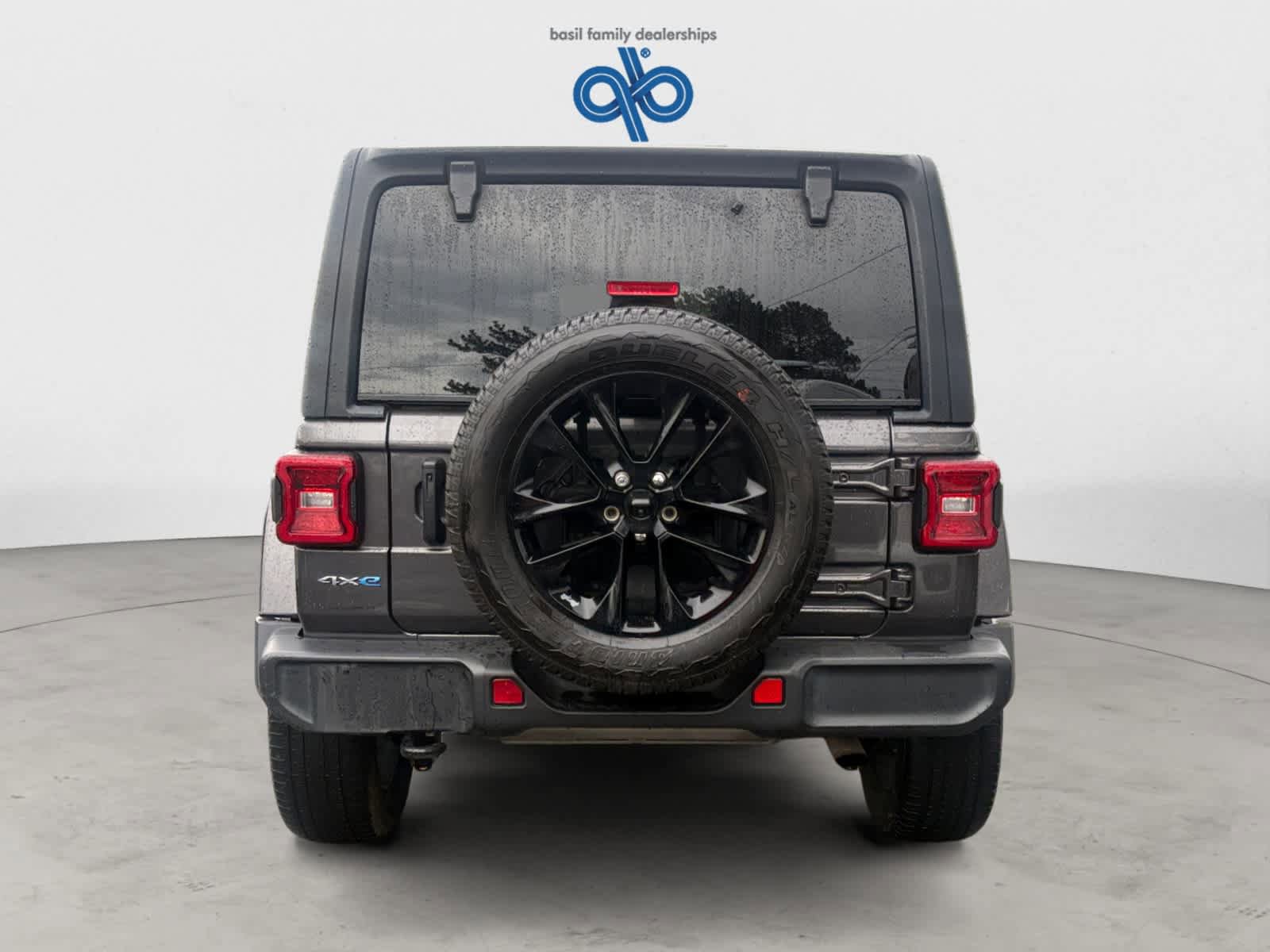 Used 2021 Jeep Wrangler Unlimited Sahara w/ Cold Weather Group image 4
