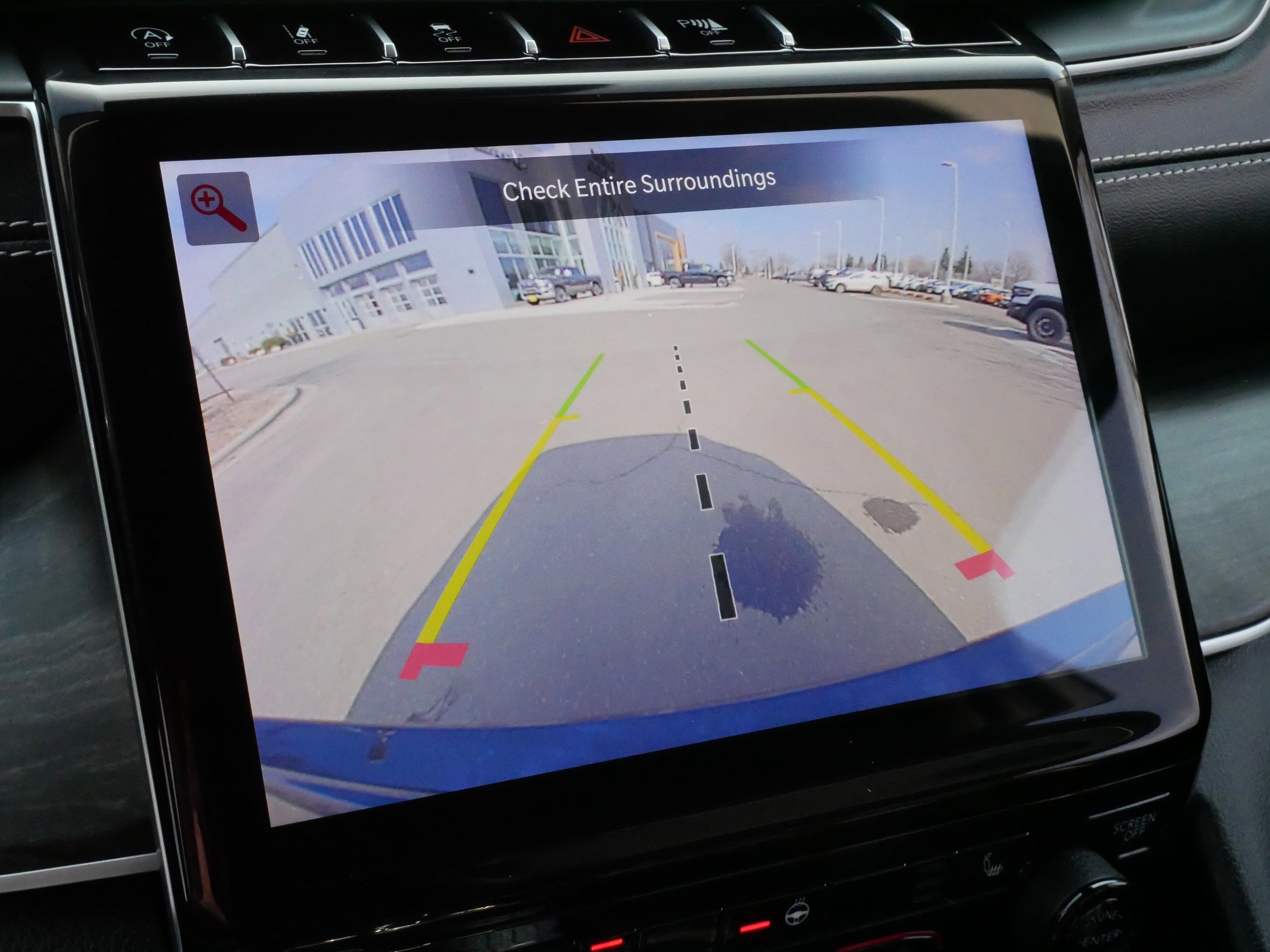 Used 2023 Jeep Grand Cherokee Limited w/ Black Appearance Package image 29