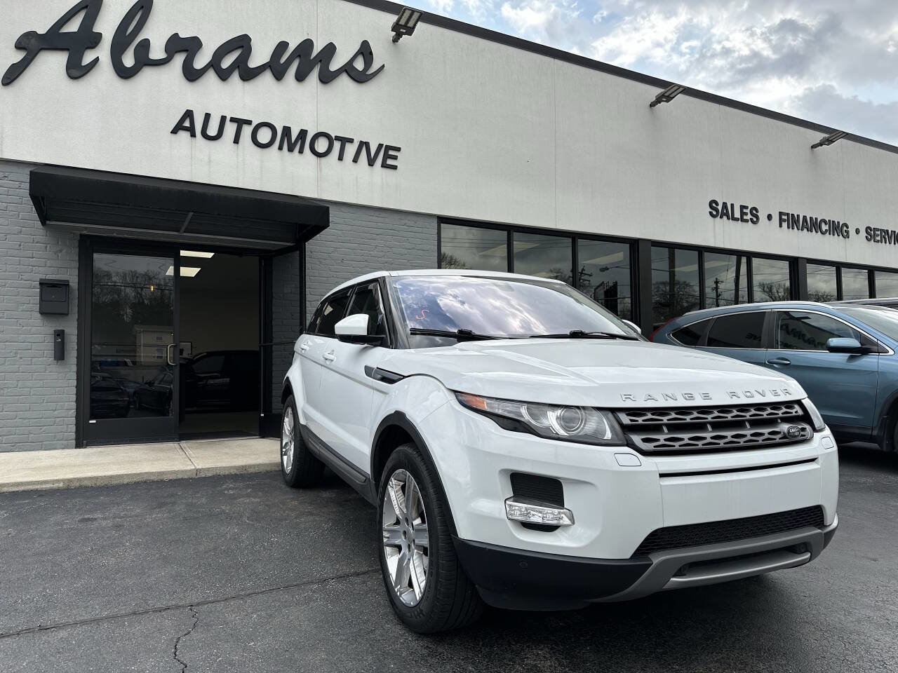 Used 2014 Land Rover Range Rover Evoque Pure Plus image 4