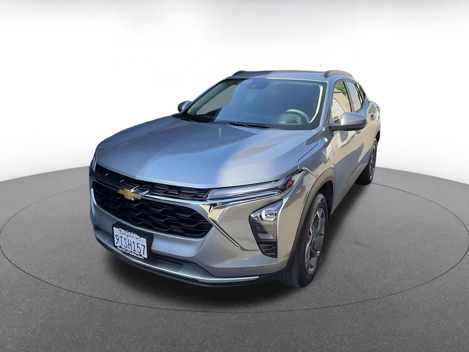 Used 2025 Chevrolet Trax LT FWD image 7