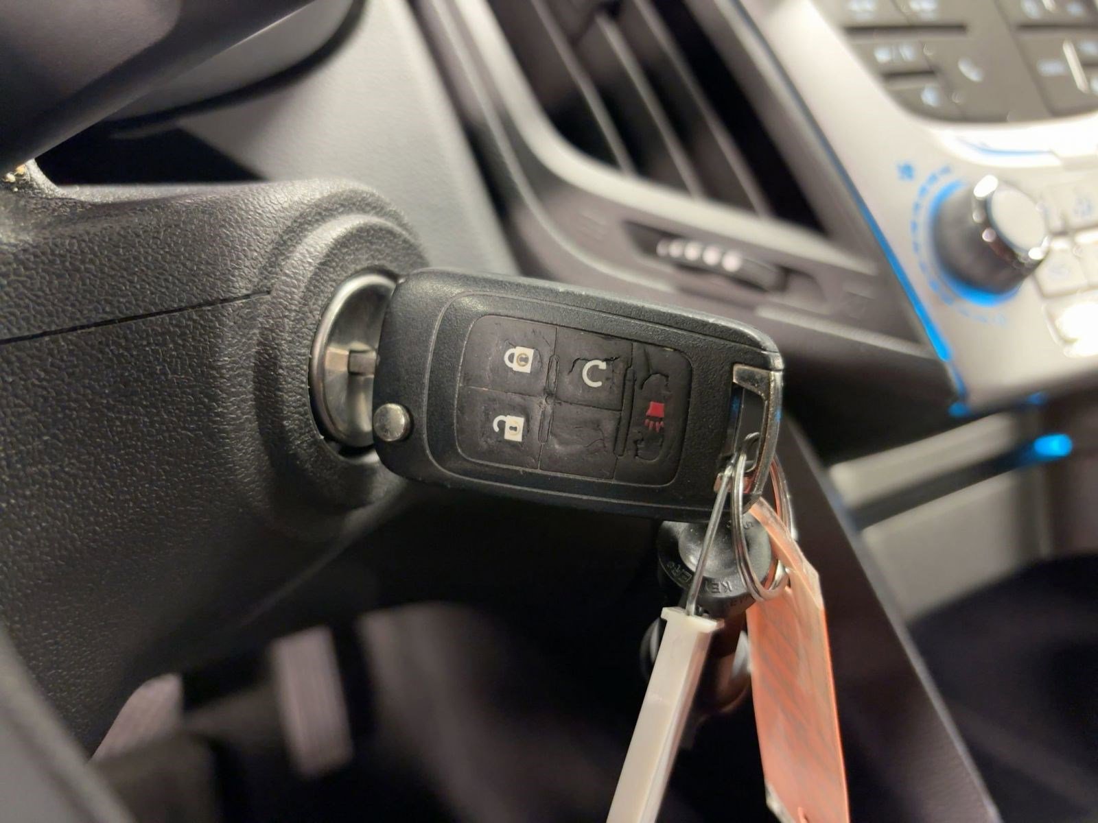 Used 2015 Chevrolet Equinox LT w/ Driver Convenience Package image 27