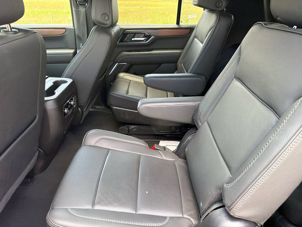 Used 2025 GMC Yukon Denali AWD/4WD image 20