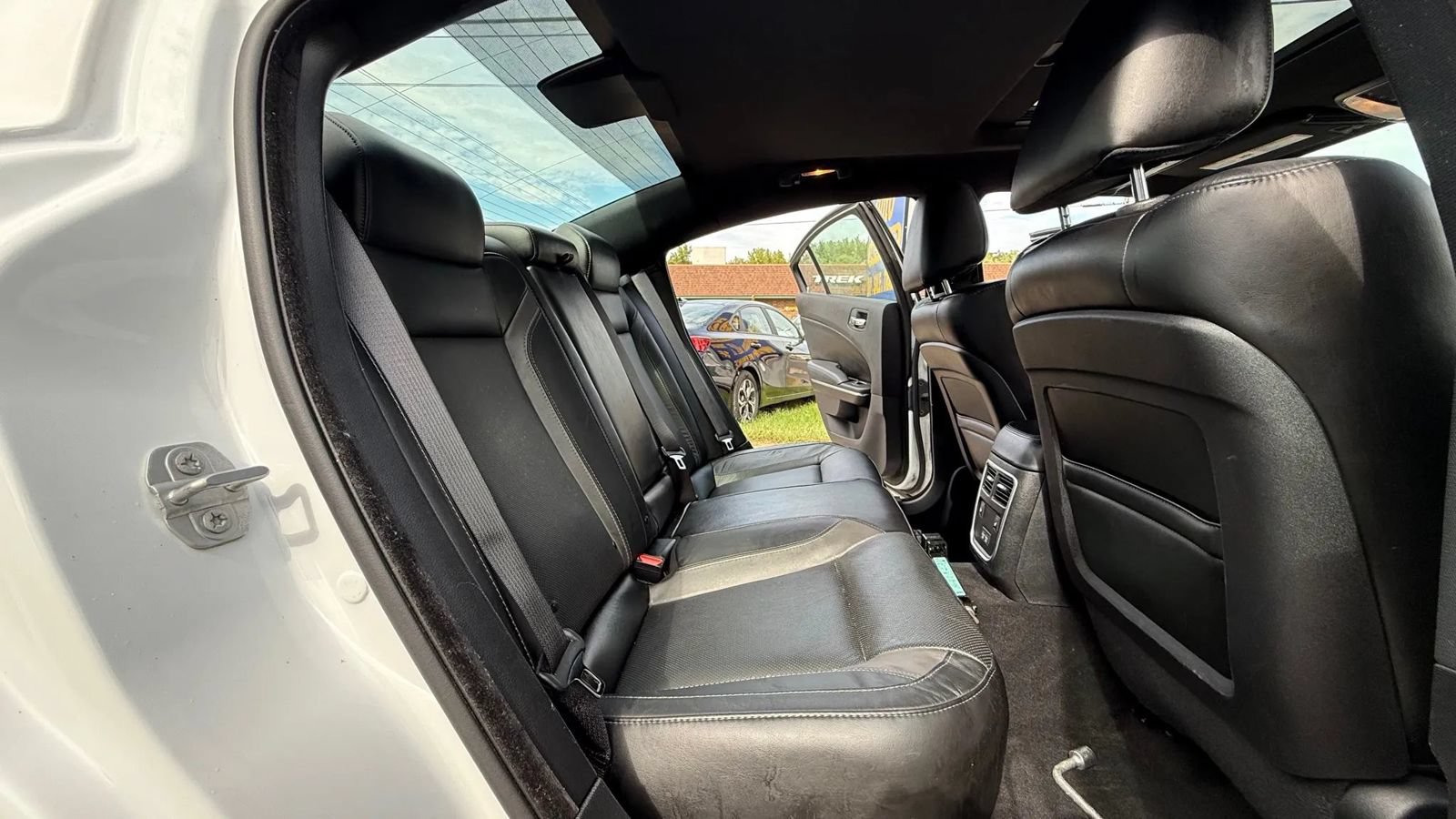 Used 2020 Dodge Charger SXT w/ Leather Interior Group RWD image 13