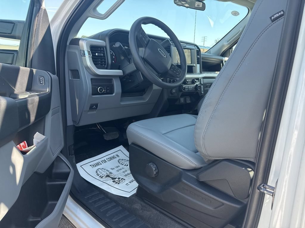 New 2026 Ford F350 XL w/ XL Chrome Package RWD image 31