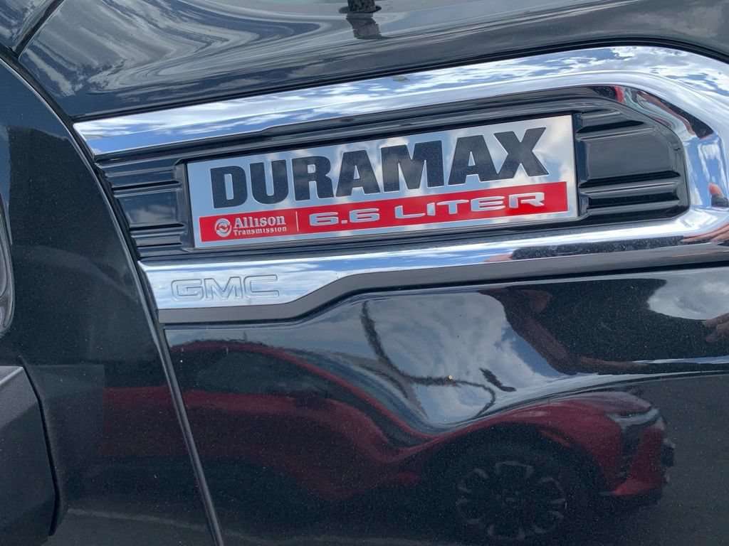 Used 2022 GMC Sierra 2500 Denali w/ Denali Black Diamond Edition AWD/4WD image 6
