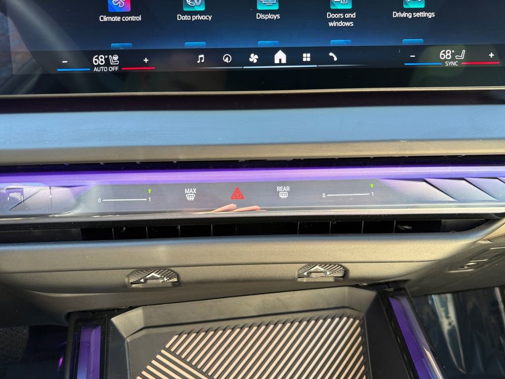 Certified 2025 BMW X3 xDrive30i w/ Convenience Package image 27