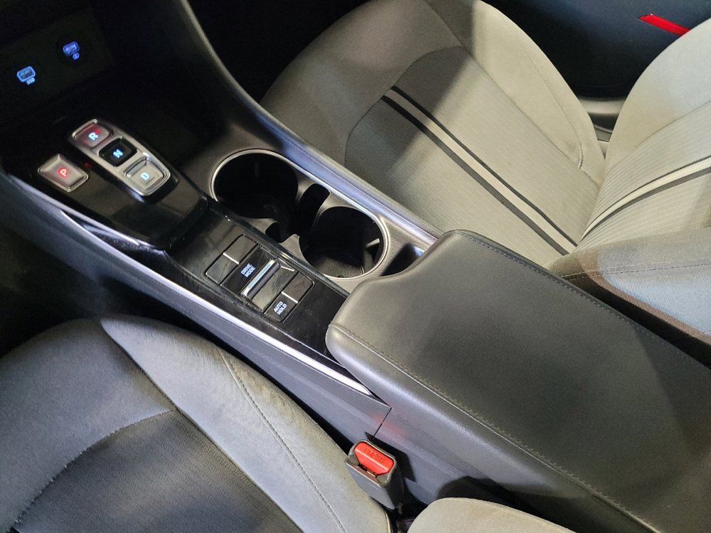 Used 2020 Hyundai Sonata SE w/ Preferred Accessory Package image 26