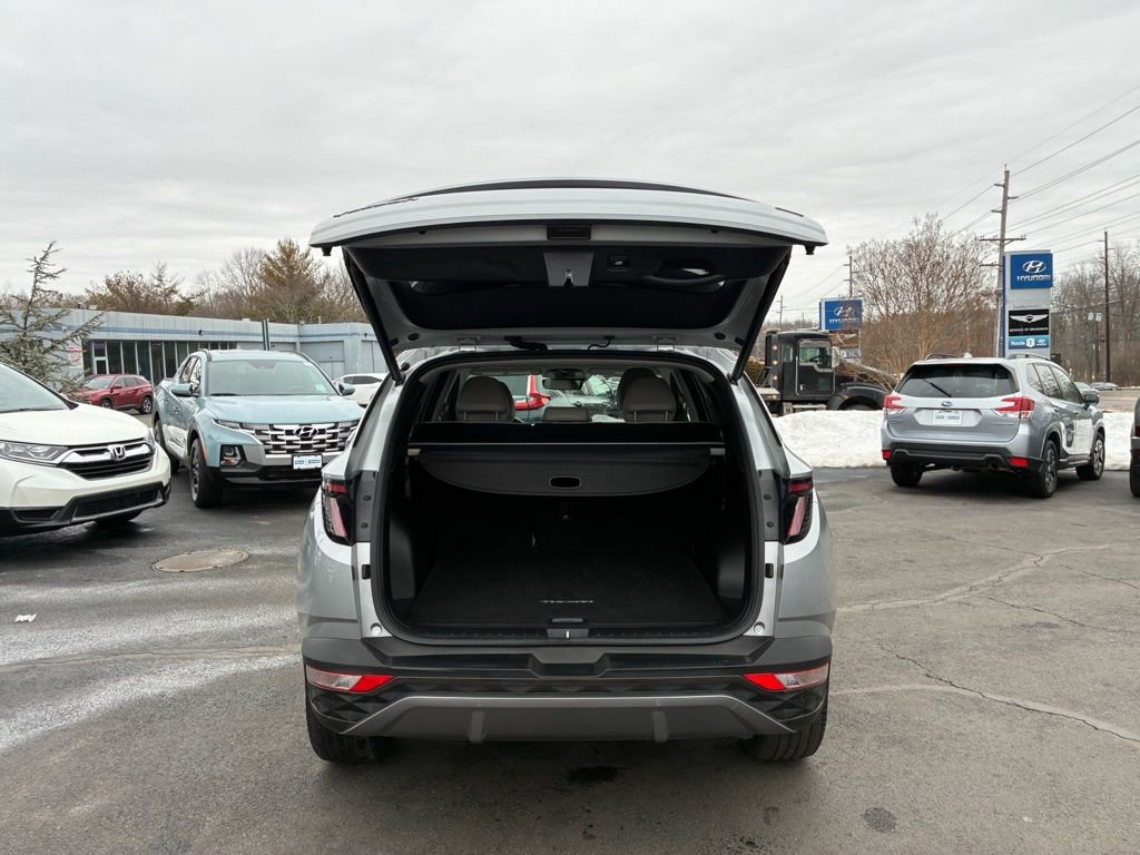 Used 2023 Hyundai Tucson Limited w/ Cargo Package image 11