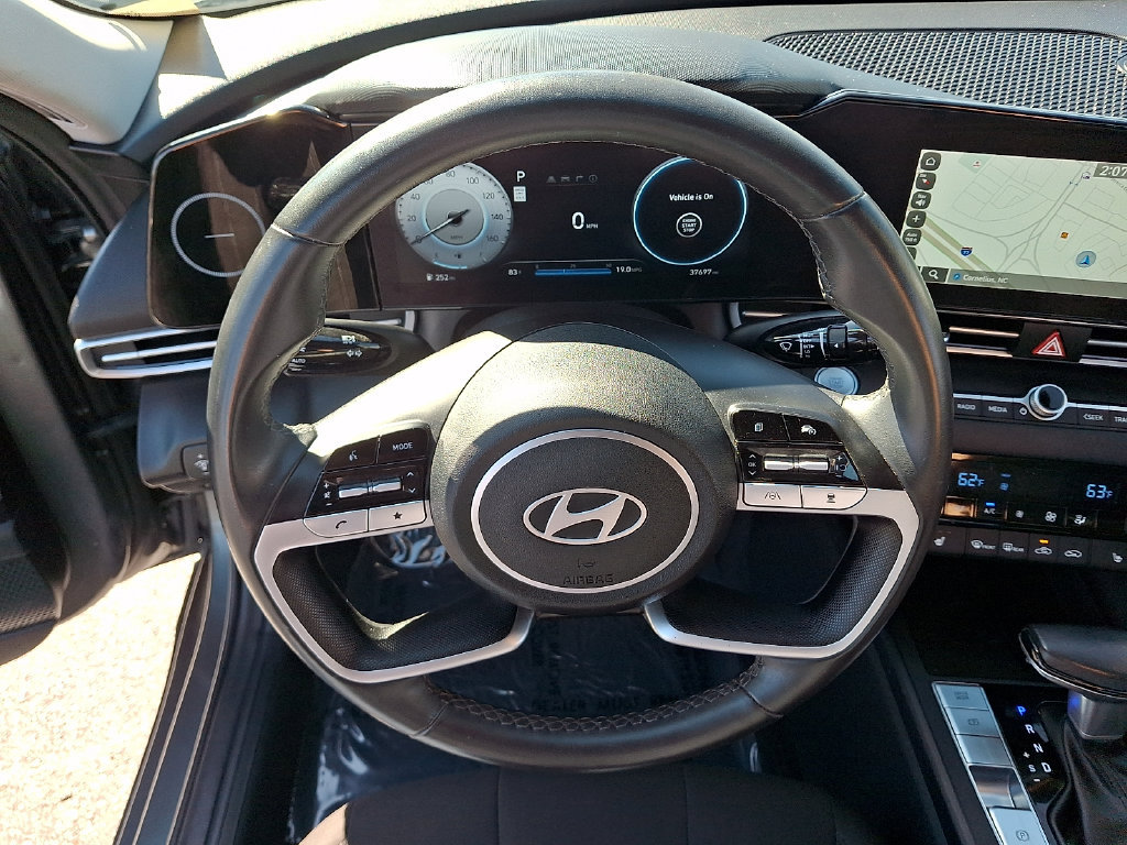 Used 2025 Hyundai Elantra SEL FWD image 20