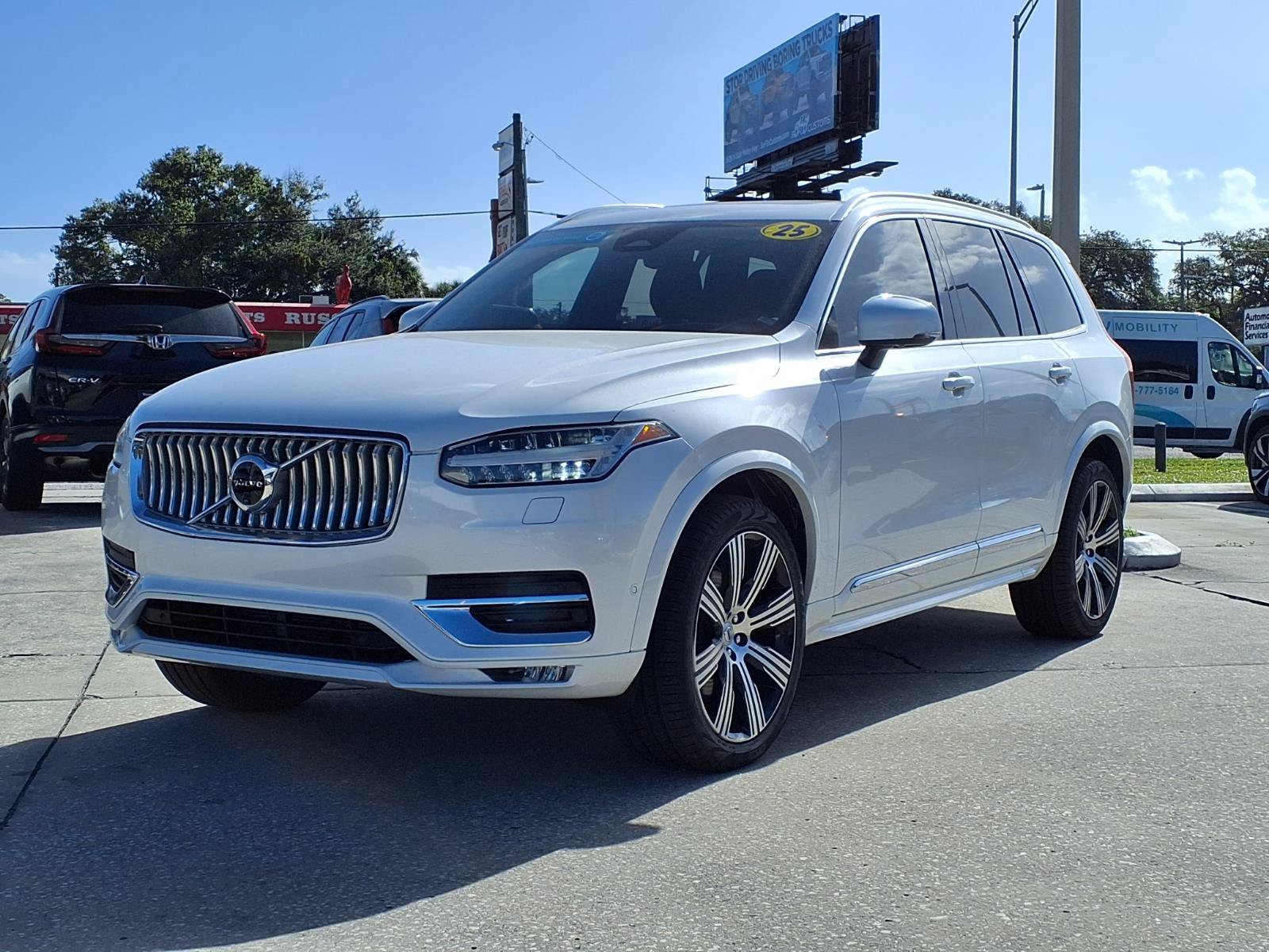 Certified 2025 Volvo XC90 B6 Ultra w/ Protection Package AWD/4WD image 3