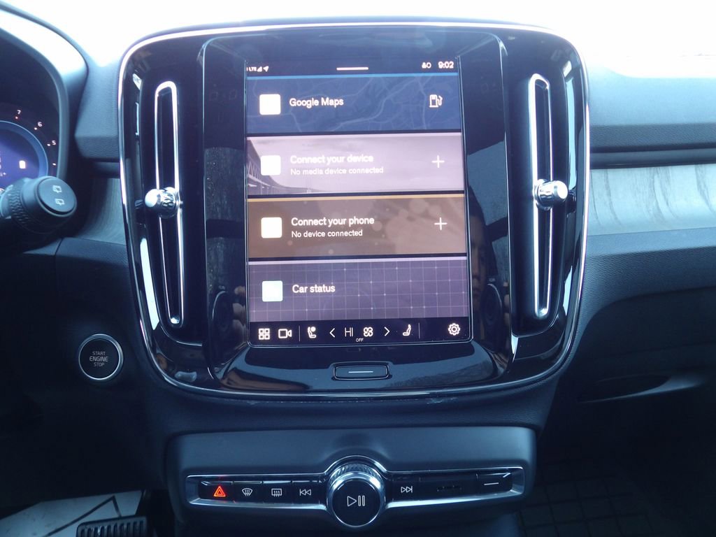 Certified 2024 Volvo XC40 B5 Plus w/ Protection Package Premier image 22