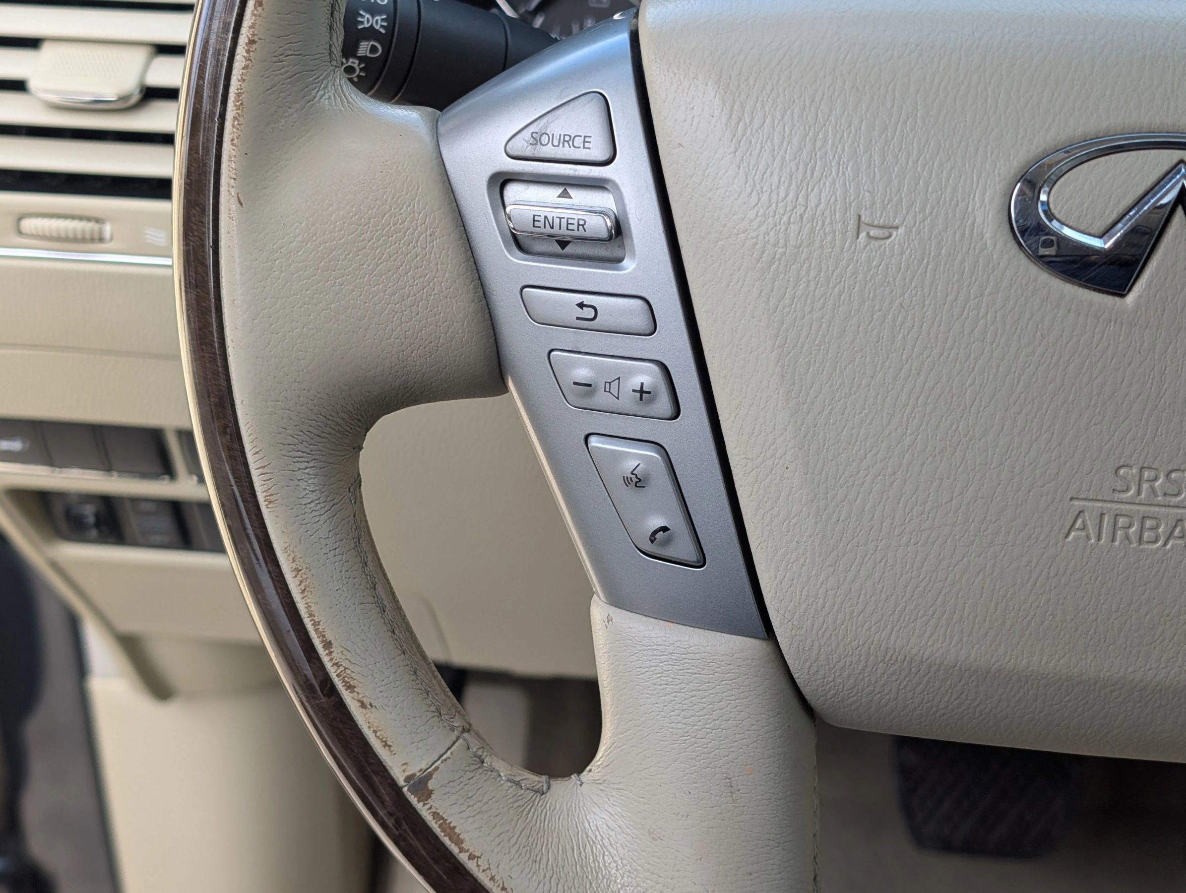 Used 2016 INFINITI QX80 Sport Utility 4D w/ Driver's Assistance Package image 26