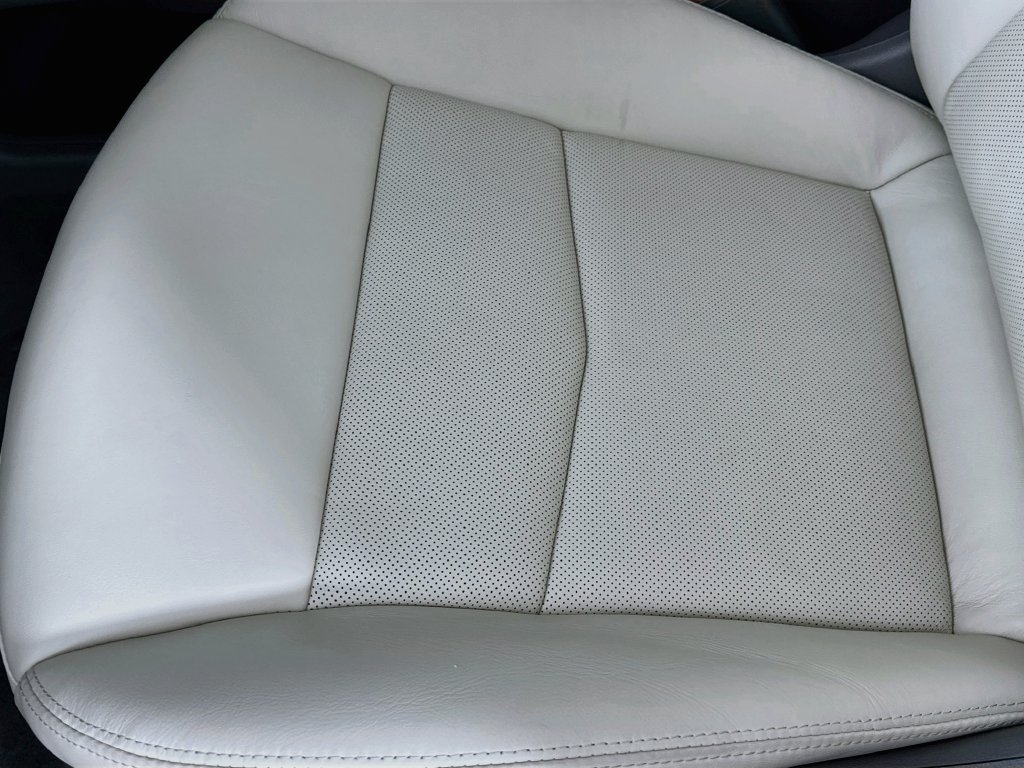 New 2026 Cadillac XT5 Premium Luxury w/ LPO, Floor Liner Package AWD/4WD image 25