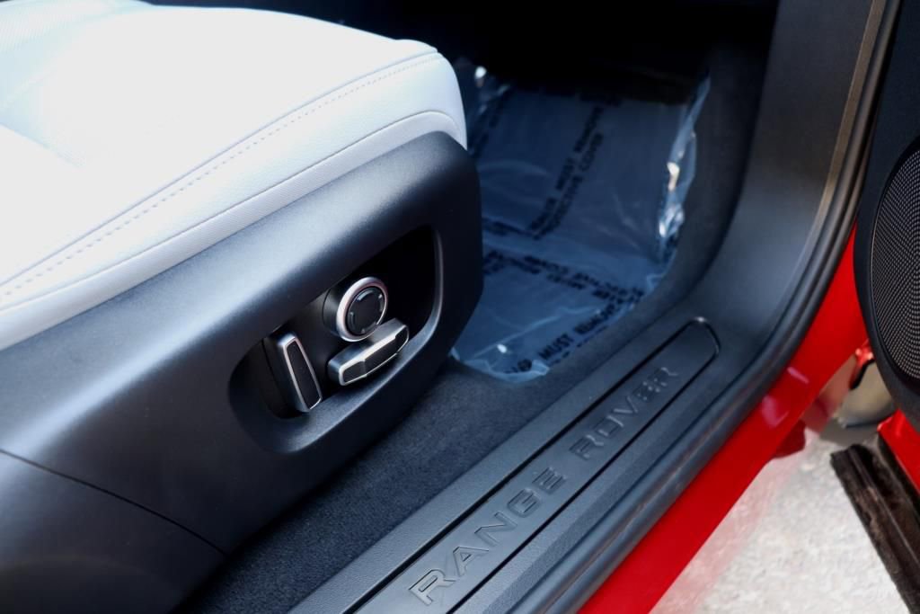 Used 2023 Land Rover Range Rover Evoque S image 31