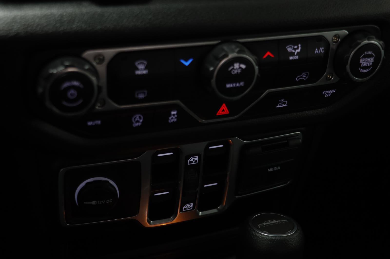 Used 2025 Jeep Gladiator Sport image 11