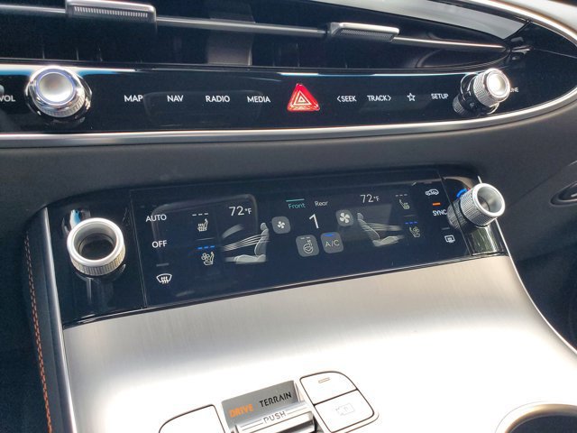 New 2026 Genesis GV70 3.5T Sport Advanced AWD/4WD image 19