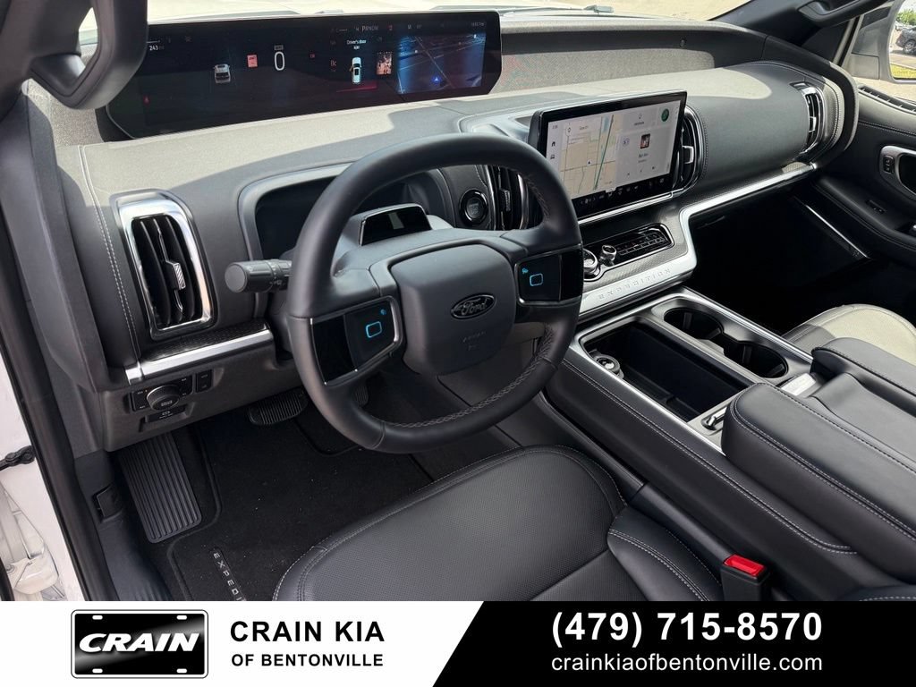 Used 2026 Ford Expedition Platinum w/ Stealth Performance Package AWD/4WD image 9