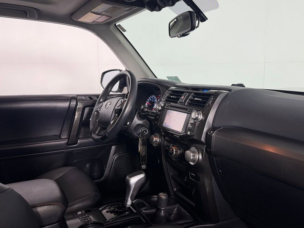 Used 2019 Toyota 4Runner TRD Off-Road Premium AWD/4WD image 32